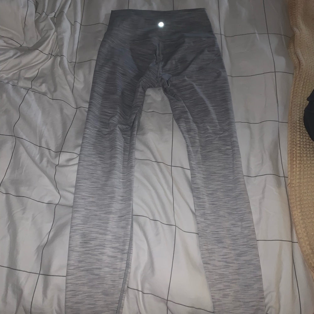 Lululemon greyscale leggings size 6